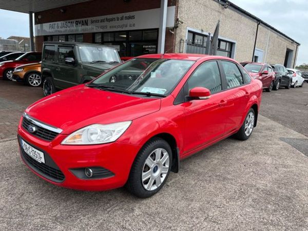 Ford Focus Saloon, Petrol, 2008, Red