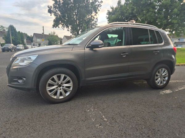 Volkswagen Tiguan SUV, Diesel, 2011, Grey