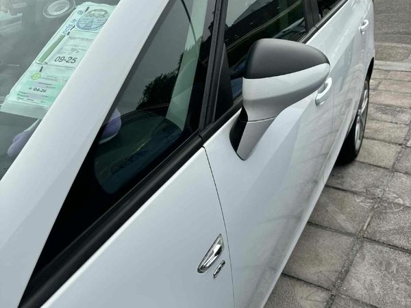 Vauxhall Zafira MPV, Diesel, 2014, White