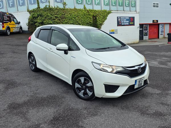 Honda Fit Hatchback, Petrol Hybrid, 2016, White