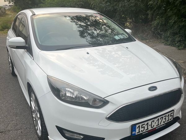 Ford Focus Hatchback, Petrol, 2015, White