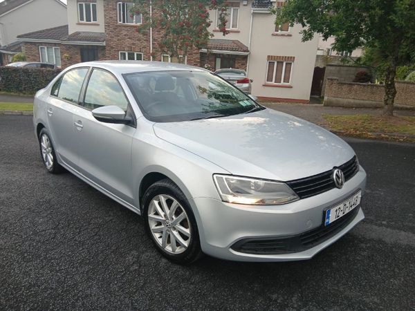 Volkswagen Jetta Saloon, Petrol, 2012, Silver