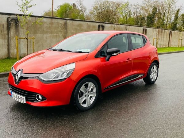 Renault Clio Hatchback, Diesel, 2013, Red