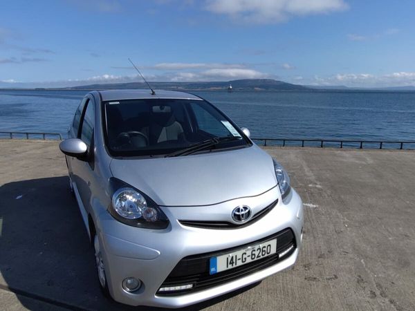 Toyota Aygo Hatchback, Petrol, 2014, Silver
