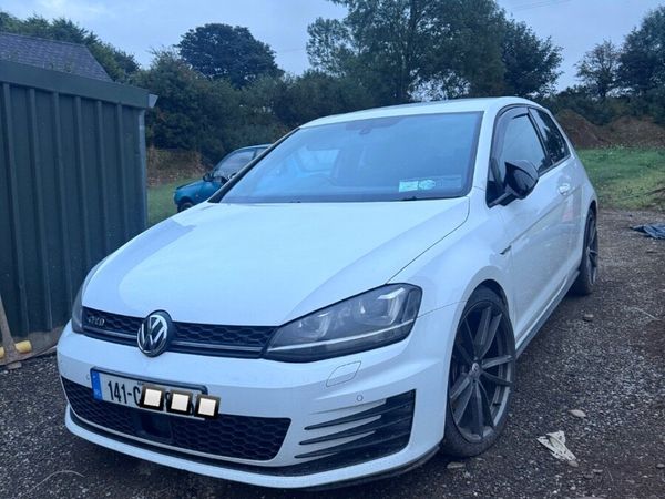 Volkswagen Golf Hatchback, Diesel, 2014, White
