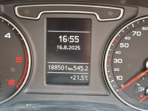 Audi Q3 SUV, Diesel, 2015, Grey