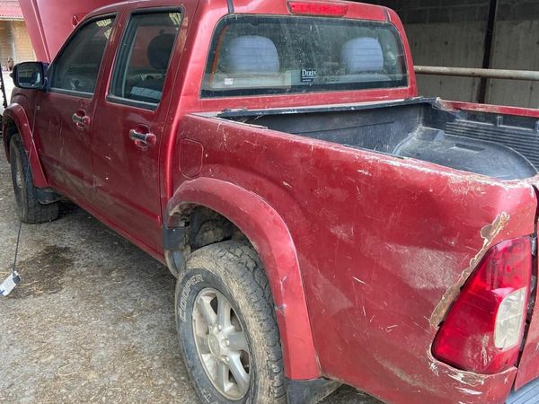 Isuzu D-Max Crew Cab, Diesel, 2010, Red
