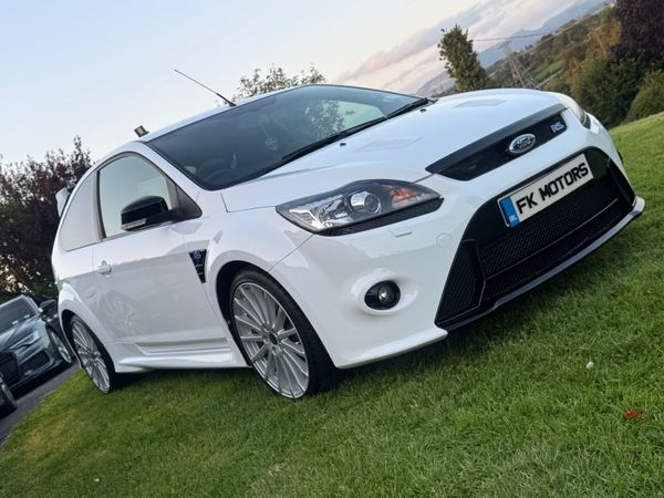 Ford Focus Hatchback, Petrol, 2009, White