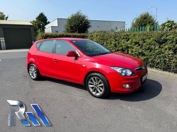 Hyundai i30 Hatchback, Petrol, 2010, Red