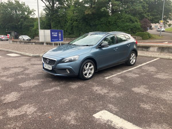 Volvo V40 Hatchback, Diesel, 2014, Blue