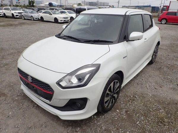 Suzuki Swift Hatchback, Petrol, 2017, White
