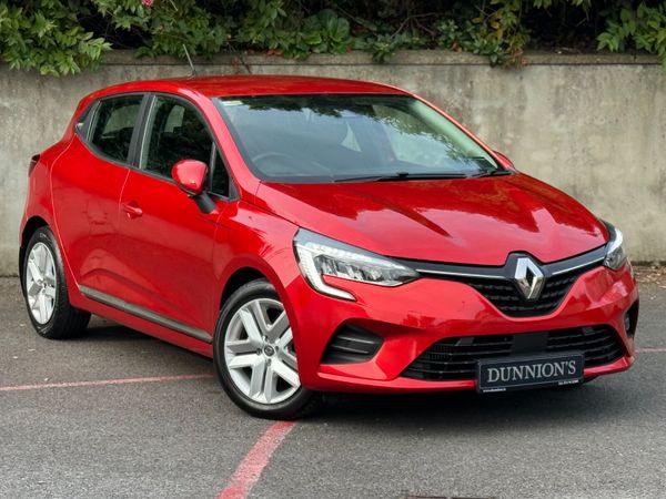 Renault Clio Hatchback, Petrol, 2021, Red