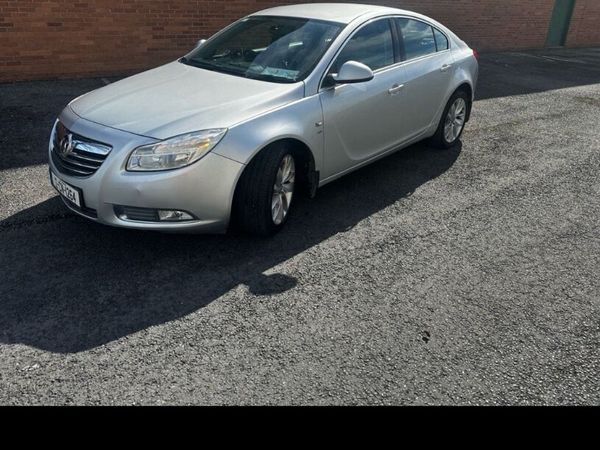Vauxhall Insignia Hatchback, Diesel, 2012, Silver
