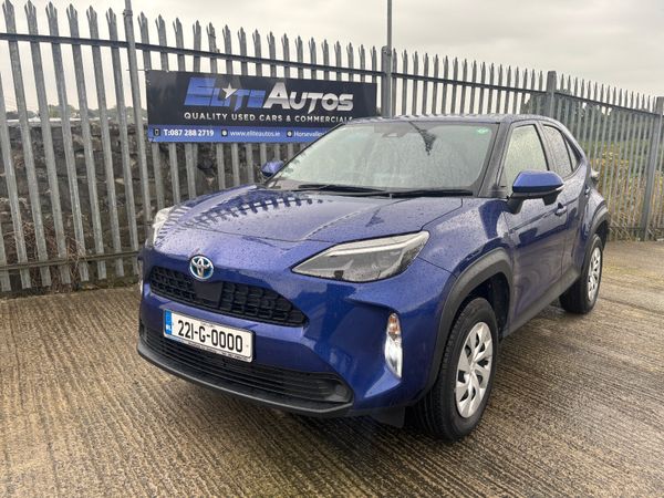 Toyota Yaris Cross Hatchback, Petrol Hybrid, 2022, Blue
