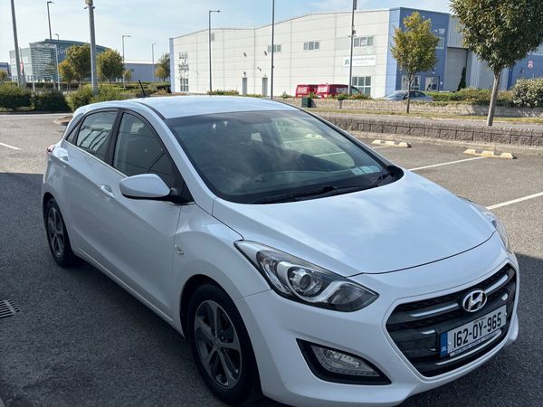 Hyundai i30 Hatchback, Petrol, 2016, White