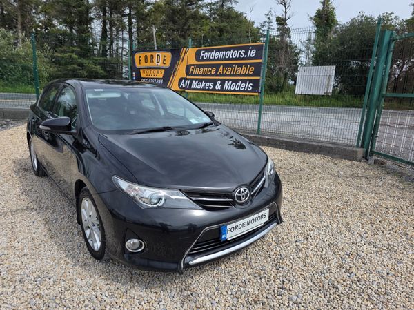 Toyota Auris Hatchback, Diesel, 2013, Black