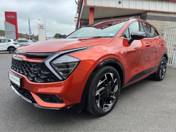 Kia Sportage Hatchback, Diesel, 2022, Orange
