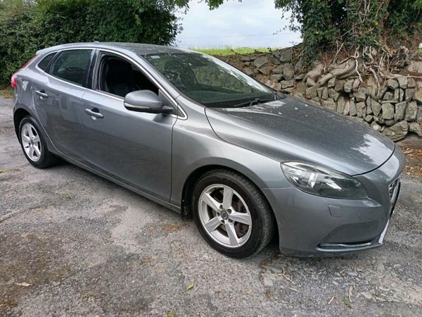 Volvo V40 Hatchback, Diesel, 2016, Grey