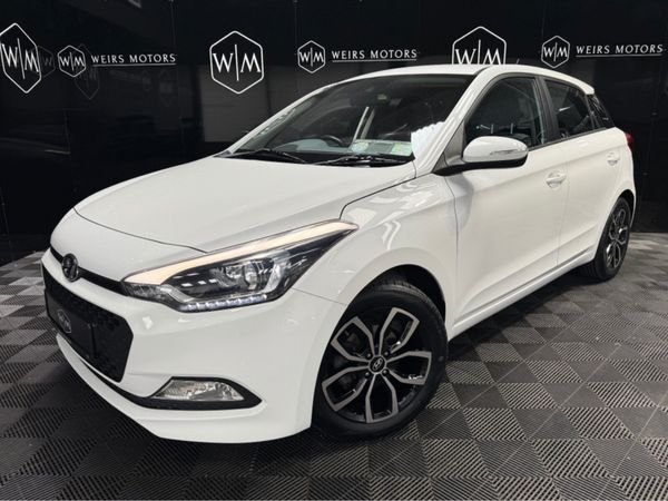 Hyundai i20 Hatchback, Petrol, 2017, White