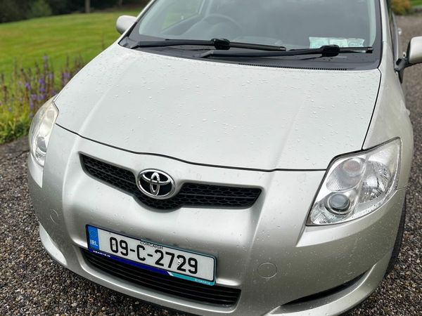 Toyota Auris Hatchback, Petrol, 2009, Silver