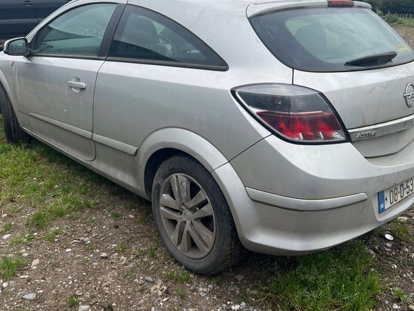 Opel Astra Hatchback, Petrol, 2008, Silver