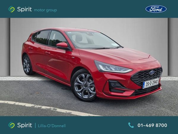 Ford Focus Hatchback, Petrol Hybrid, 2025, Red