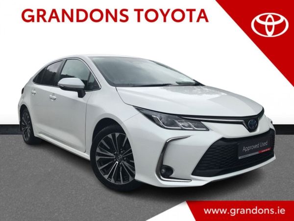 Toyota Corolla Saloon, Petrol Hybrid, 2023, White