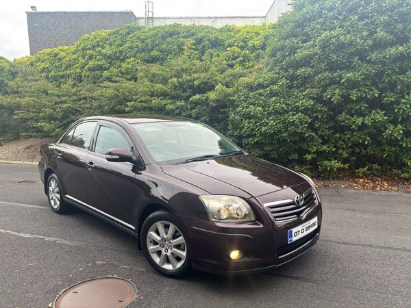 Toyota Avensis Saloon, Petrol, 2007, Red