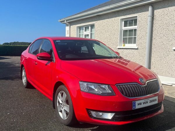 Skoda Octavia Hatchback, Diesel, 2014, Red