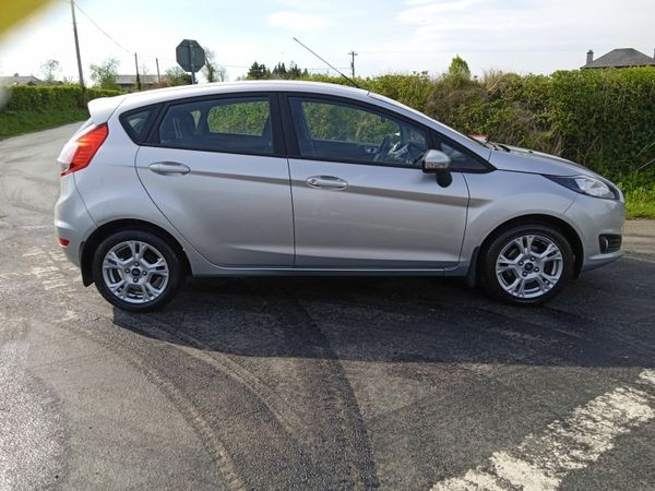 Ford Fiesta Hatchback, Petrol, 2017, Grey