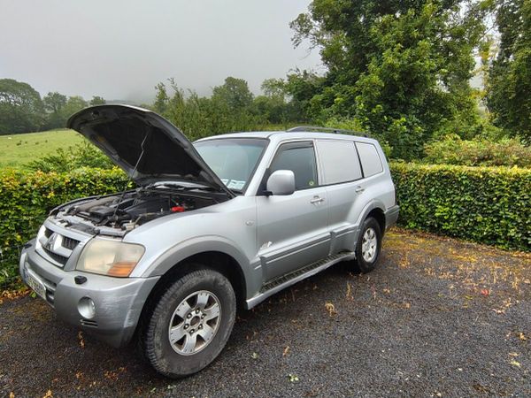 Mitsubishi Pajero SUV, Diesel, 2003, Silver
