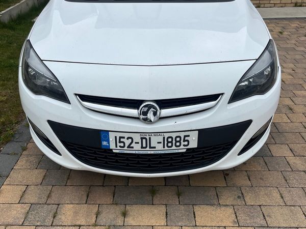 Vauxhall Astra Hatchback, Diesel, 2015, White