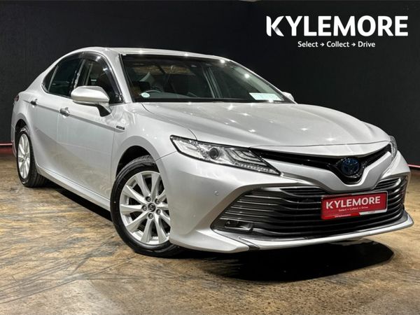 Toyota Camry Saloon, Petrol Hybrid, 2019, Silver