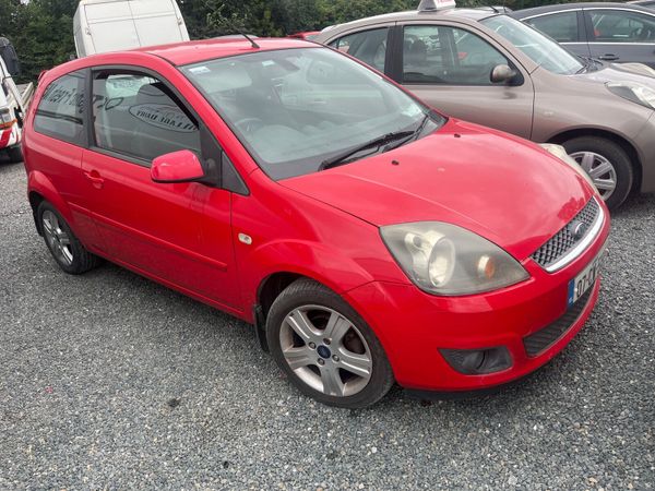 Ford Fiesta Hatchback, Diesel, 2007, Red