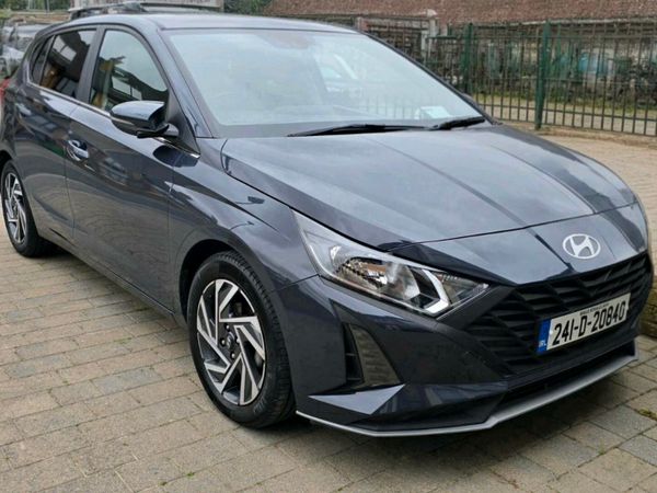 Hyundai i20 Hatchback, Petrol, 2024, Grey