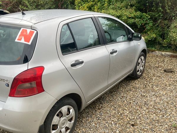 Toyota Yaris Hatchback, Petrol, 2007, Silver