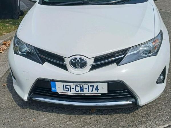 Toyota Auris Hatchback, Diesel, 2015, White