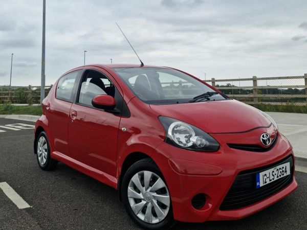 Toyota Aygo Hatchback, Petrol, 2012, Red