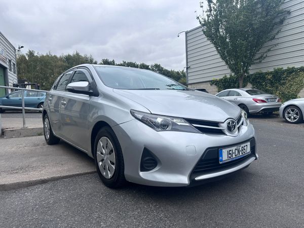 Toyota Auris Hatchback, Diesel, 2015, Silver