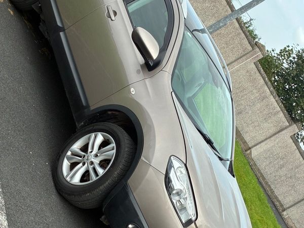 Nissan Qashqai+2 MPV, Diesel, 2011, Gold