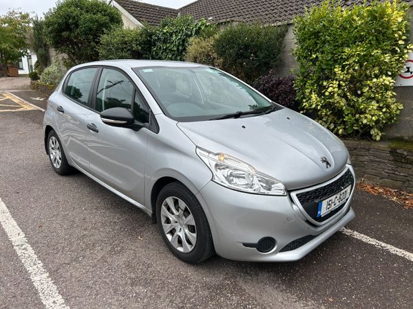 Peugeot 208 Hatchback, Petrol, 2015, Grey