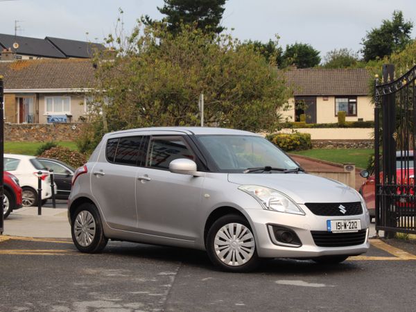 Suzuki Swift Hatchback, Petrol, 2015, Silver