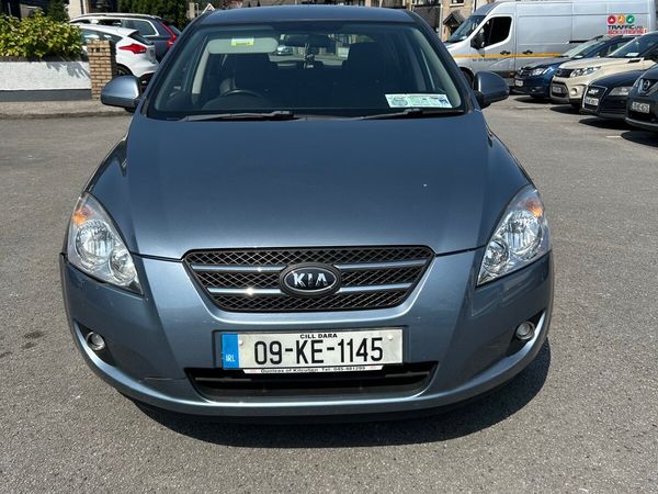 Kia Ceed Hatchback, Diesel, 2009, Blue