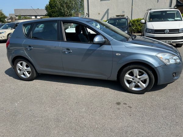 Kia Ceed Hatchback, Diesel, 2009, Blue