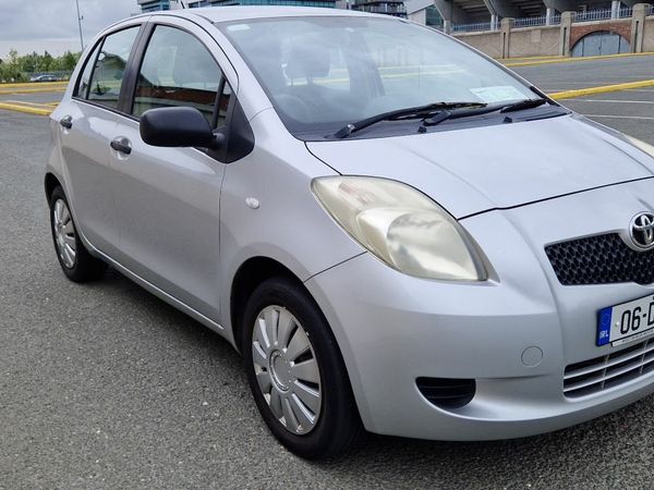 Toyota Yaris Hatchback, Petrol, 2006, Silver