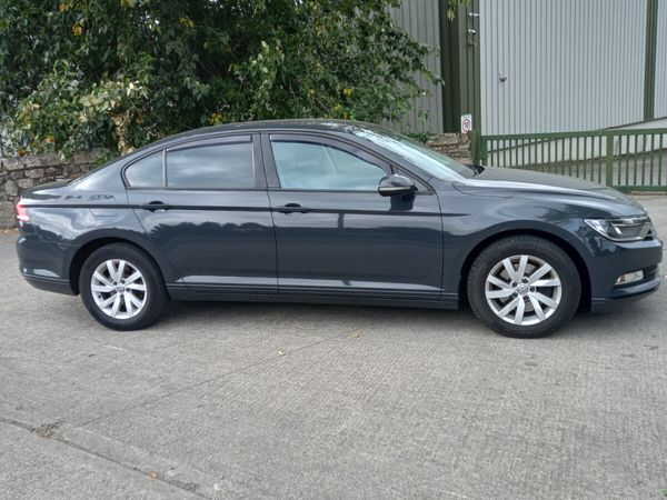 Volkswagen Passat Saloon, Diesel, 2019, Grey