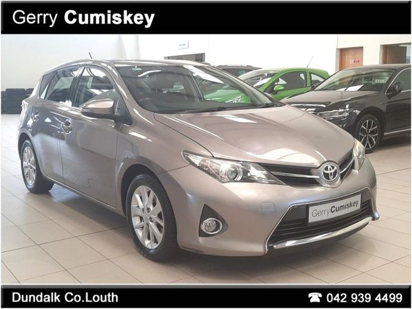 Toyota Auris Hatchback, Diesel, 2013, Bronze