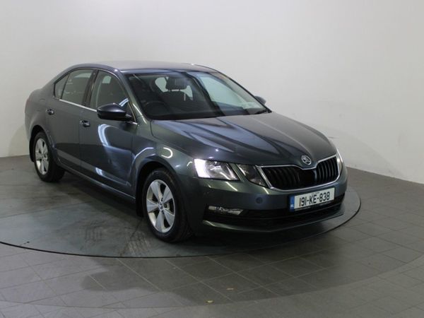 Skoda Octavia Saloon, Diesel, 2019, Grey