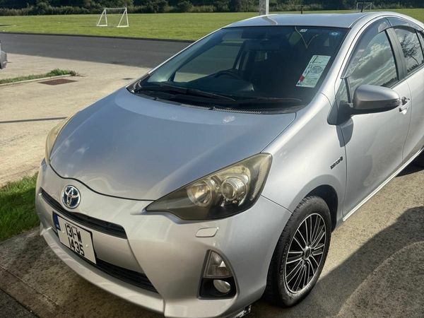 Toyota Aqua Hatchback, Petrol Hybrid, 2013, Silver