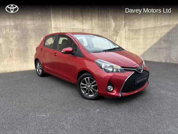 Toyota Yaris Hatchback, Petrol, 2016, Red